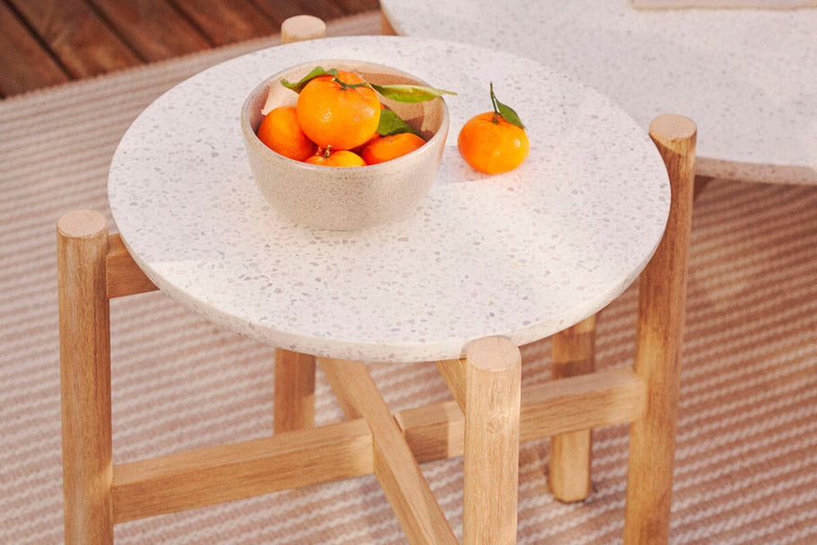 Environmental image of Como Pola Round Side Table