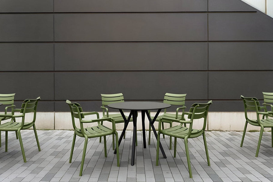 Environmental image of Hospitality Plus Maximo Small Legs Table Round Top - 900 mm