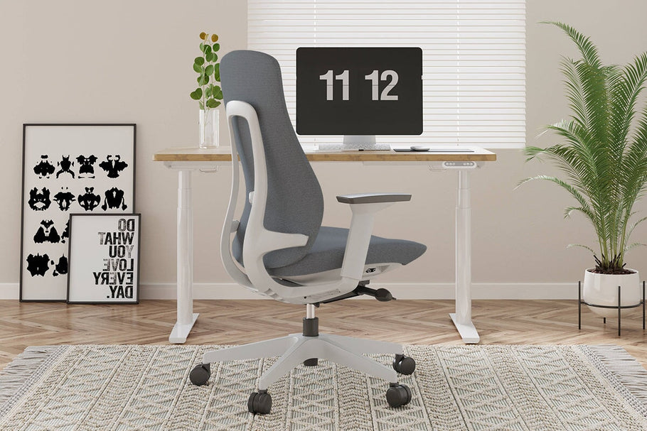 Environmental image of Macaw Executive Fabric Chair - Medium Back