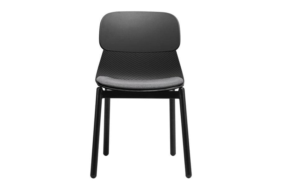 Environmental image of Sammy Plastic Chair - 4 Leg