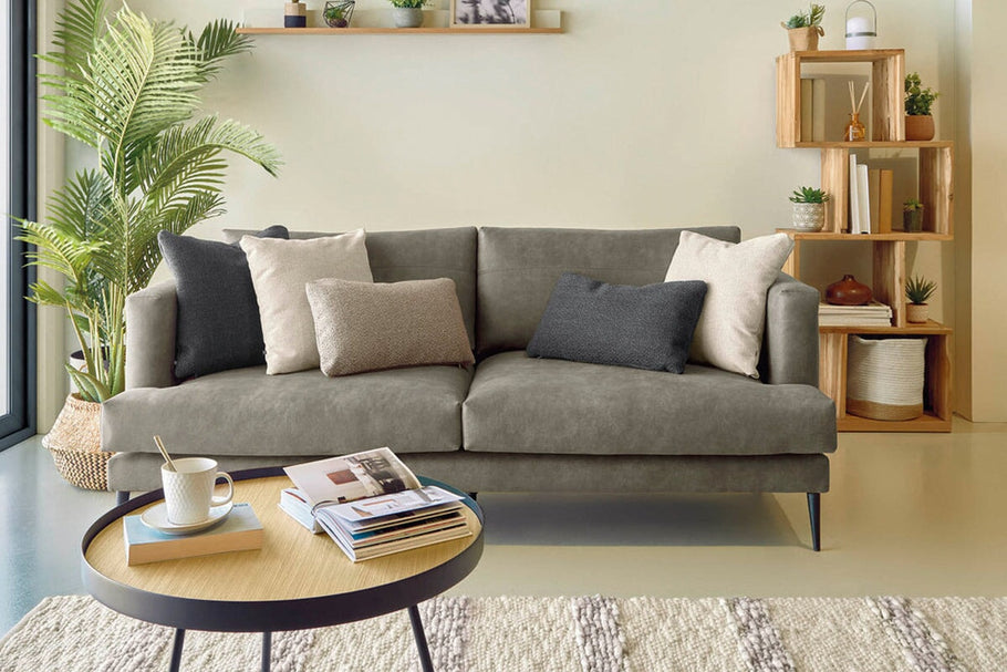 Environmental image of Como Georgia Sofa