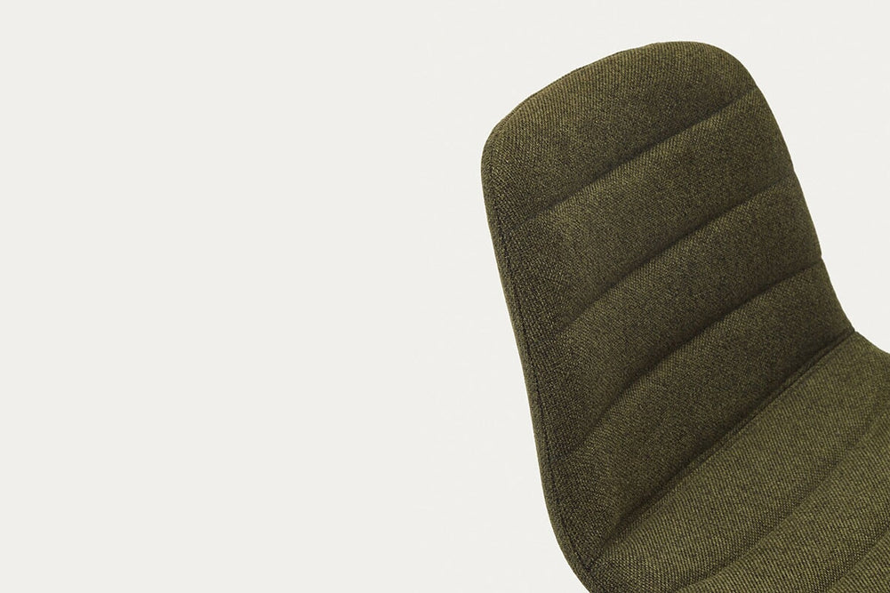 Como Zunara Bar Stool - 650mm Seat Height [925H x 470W]-black  