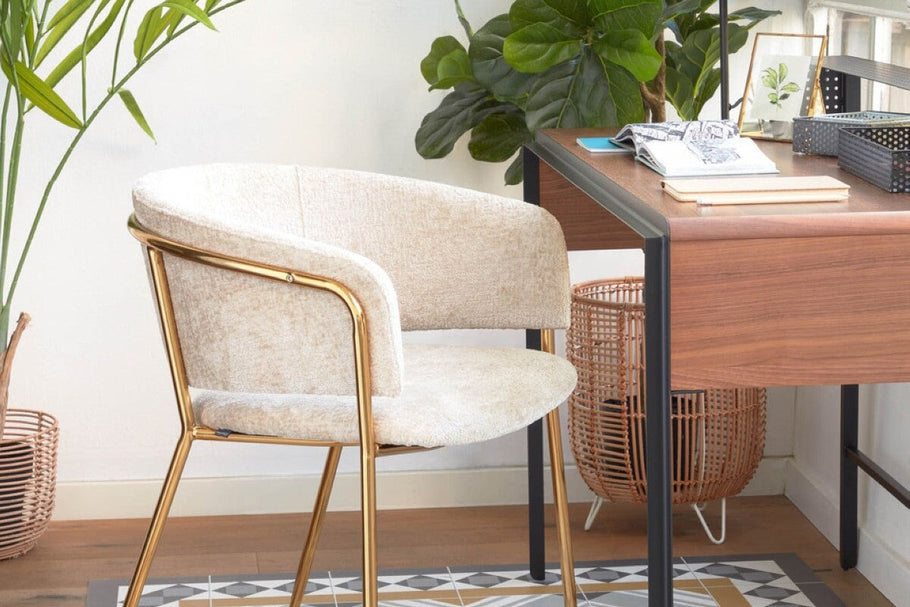 Environmental image of Como Karlo Armchair